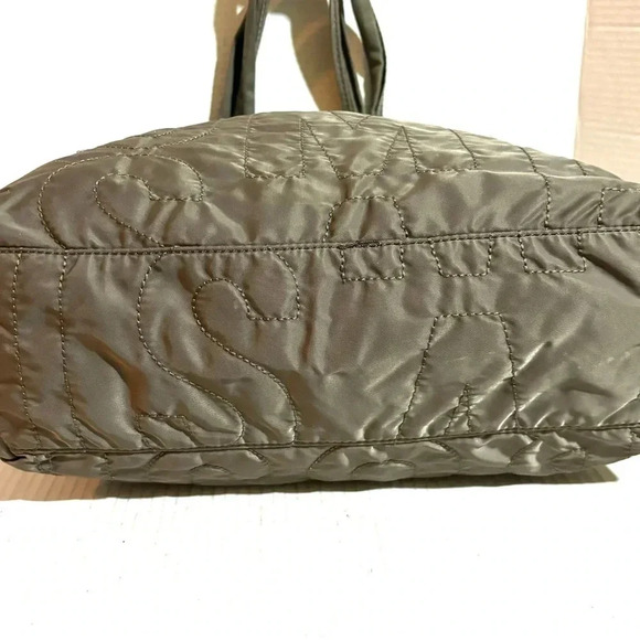 Marc by Marc Jacob’s gray quilted nylon hobo handbag - Picture 7 of 8